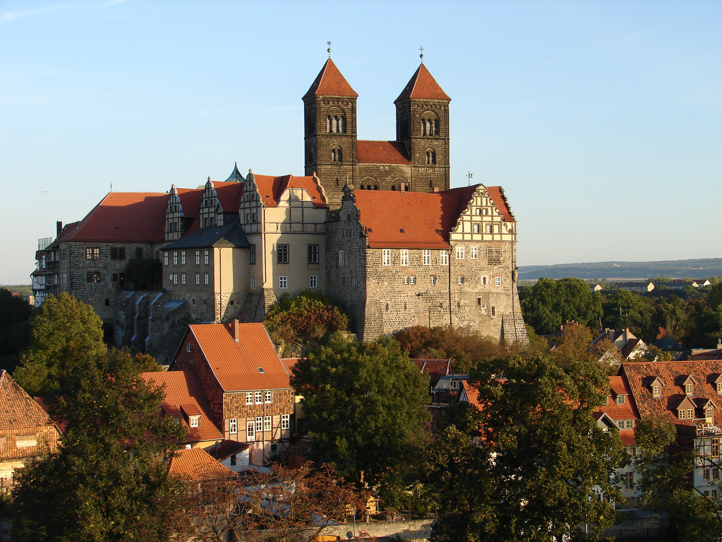 20061008 174219 Schloßberg mit Stiftskirche St. Servatius